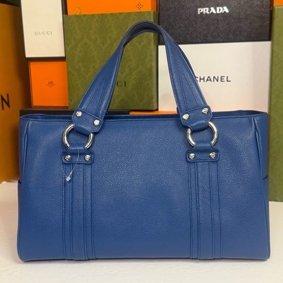 Auth MCM Like NEW! Royal Blue Leather Shoulder Bag - Picture 4 of 17